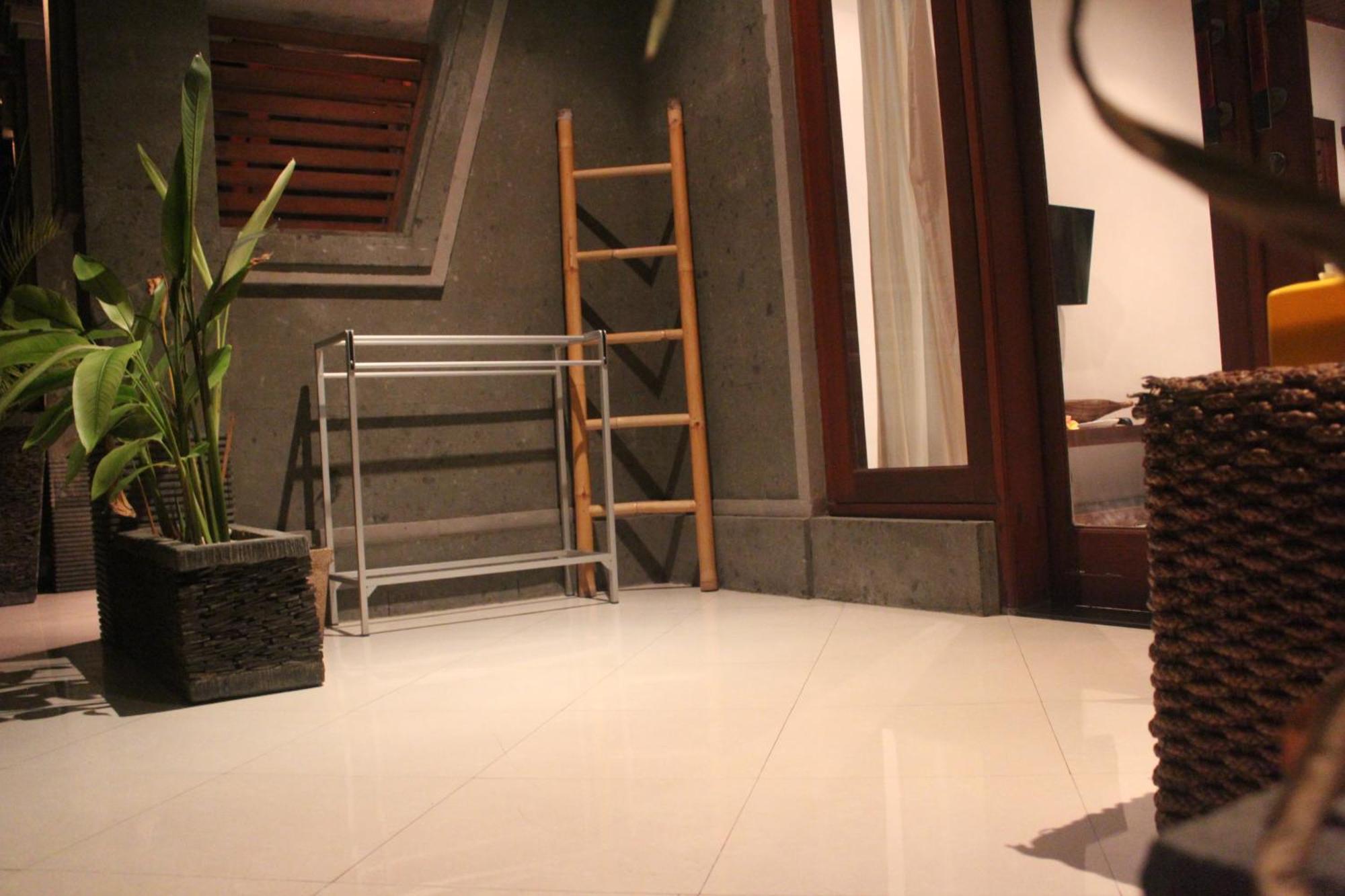 Letos Kubu Homestay Kuta  Bilik gambar