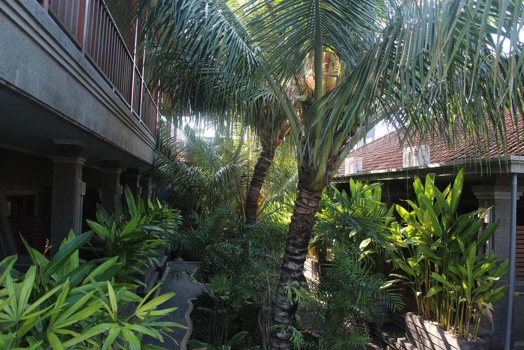 Letos Kubu Homestay Kuta  Luaran gambar