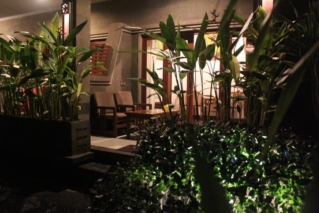 Letos Kubu Homestay Kuta  Luaran gambar