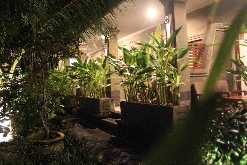 Letos Kubu Homestay Kuta  Luaran gambar